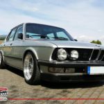 Er könnte noch ein bißchen...Nicht viel..aber ein bisserl.BMW E28 535i mit Hartge und Schnitzer und BBS RS1 und vielen Gimmicks